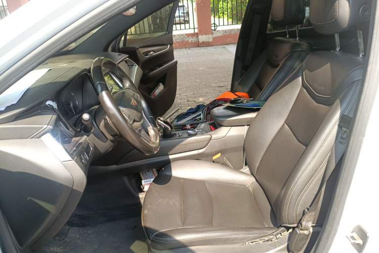 Used Cadillac XT5 2020 28T Four-Wheel Drive Tech Version Left Front Seat