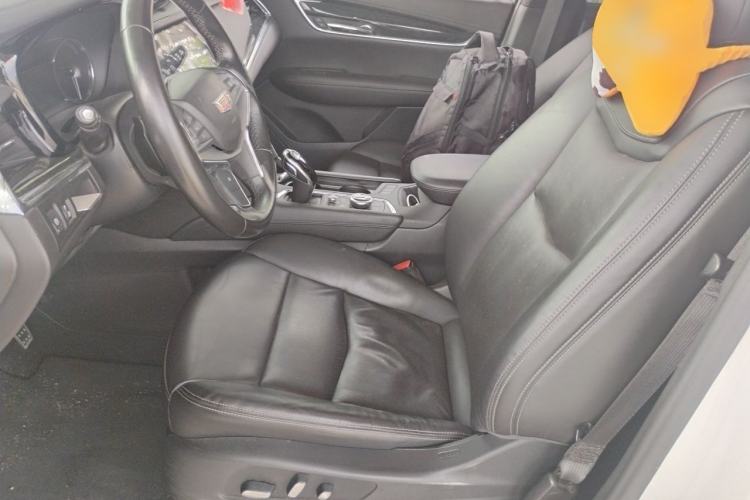 Used Cadillac XT5 2020 28T Luxury Version Left Front Seat