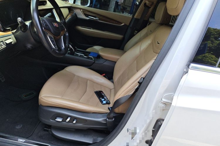 Used Cadillac XT5 2020 28T 4x4 Platinum Sport Edition Left Front Seat