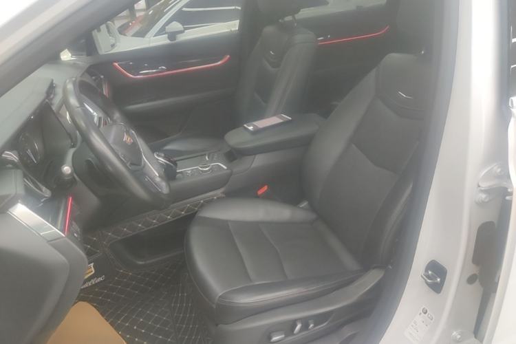Used Cadillac XT5 2020 Revised Version 28T Luxury Edition Left Front Seat