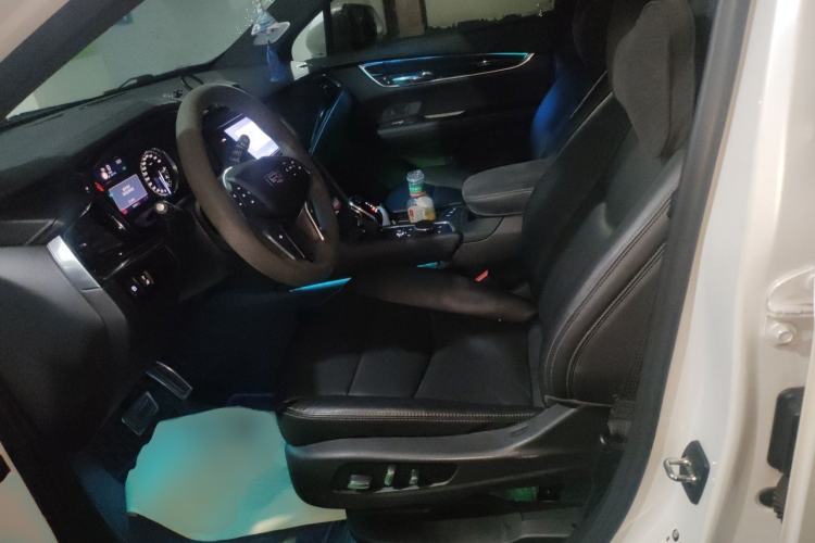 Used Cadillac XT5 2020 28T Luxury Version Left Front Seat