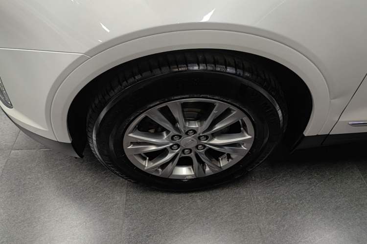 Used Cadillac XT5 2020 Revised Version 28T Luxury Edition Left Front Wheel Hub