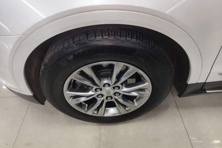 Used Cadillac XT5 2020 Revised Version 28T Luxury Edition Left Front Wheel Hub