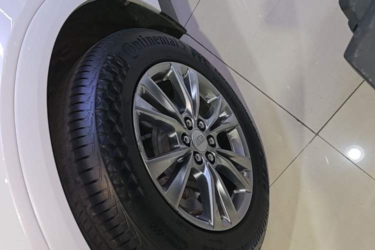 Used Cadillac XT5 2020 28T Four-Wheel Drive Luxury Version Left Front Wheel Hub