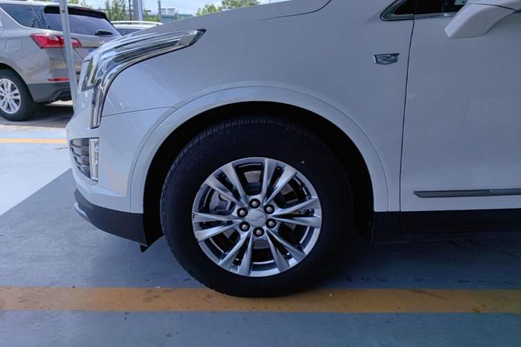 Used Cadillac XT5 2020 Revised Version 28T Luxury Edition Left Front Wheel Hub