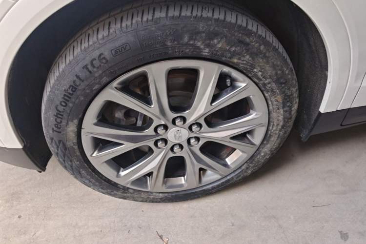 Used Cadillac XT5 2020 28T 4x4 Leading Sport Model Left Front Wheel Hub