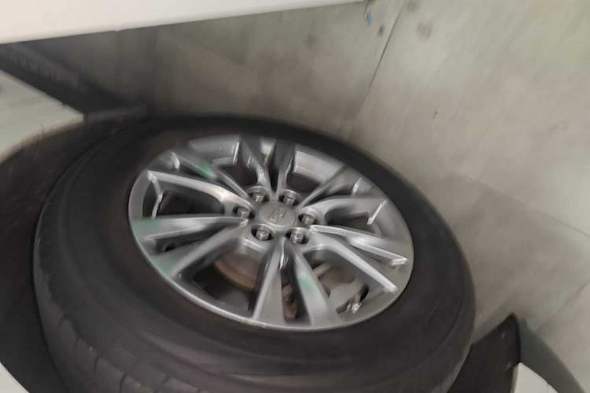 Used Cadillac XT5 2020 28T Luxury Version Left Front Wheel Hub