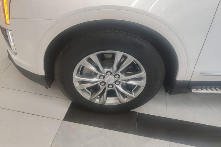 Used Cadillac XT5 2020 Revised Version 28T Luxury Edition Left Front Wheel Hub