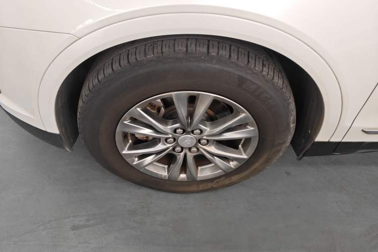Used Cadillac XT5 2020 28T Luxury Version Left Front Wheel Hub