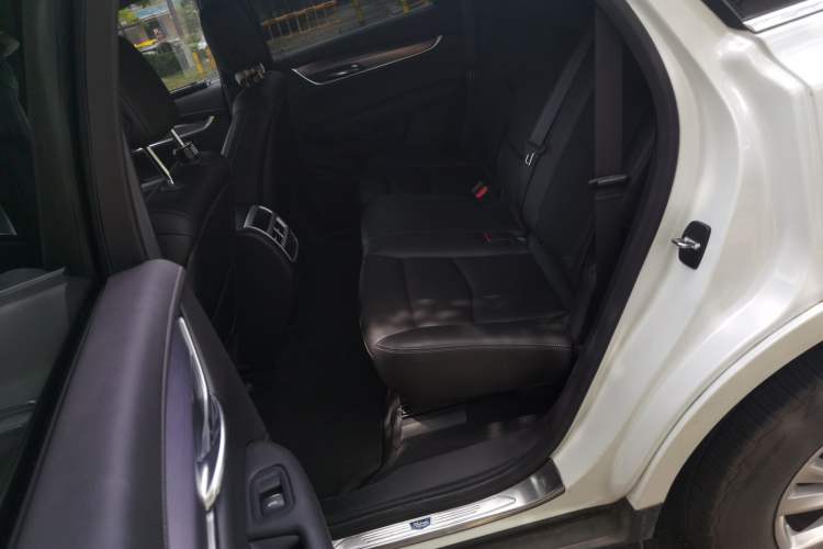 Used Cadillac XT5 2020 28T Four-Wheel Drive Tech Version Left Rear Seat