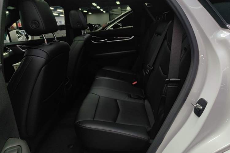 Used Cadillac XT5 2020 Revised Version 28T Luxury Edition Left Rear Seat