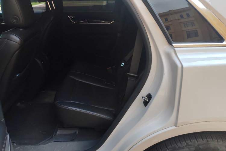 Used Cadillac XT5 2020 28T Four-Wheel Drive Luxury Version Left Rear Seat