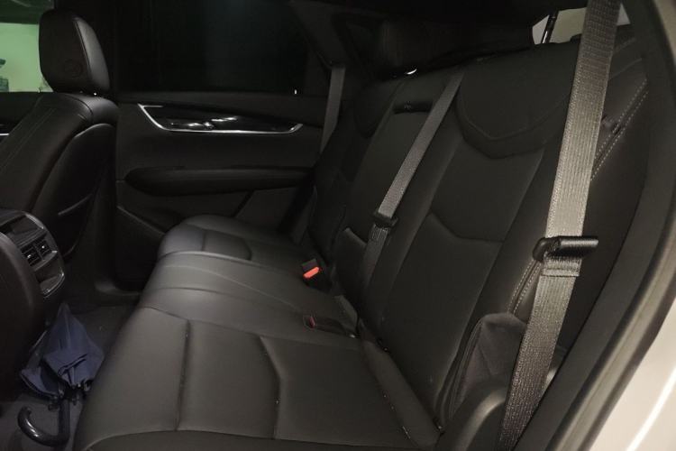 Used Cadillac XT5 2020 28T Luxury Version Left Rear Seat
