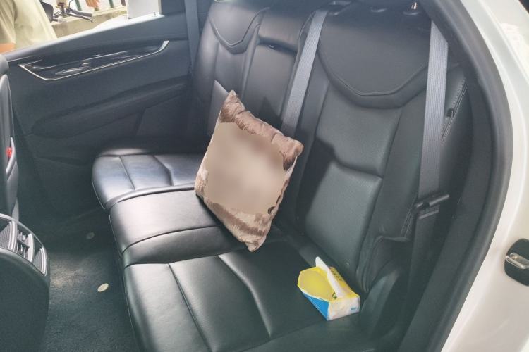 Used Cadillac XT5 2020 28T Luxury Version Left Rear Seat
