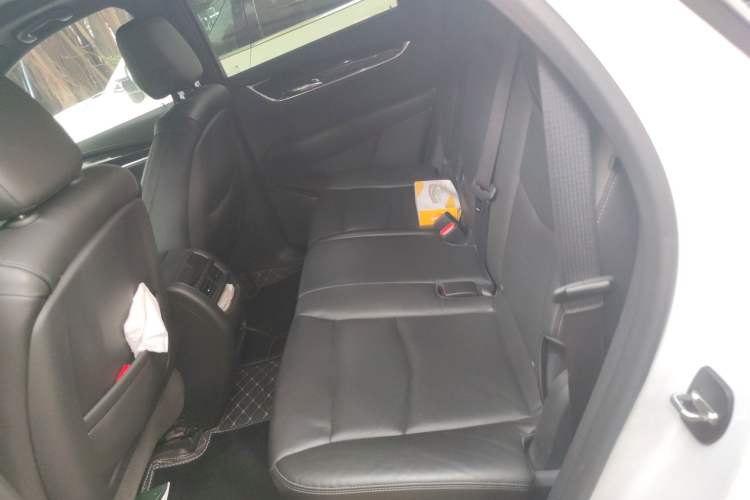 Used Cadillac XT5 2020 28T Luxury Version Left Rear Seat