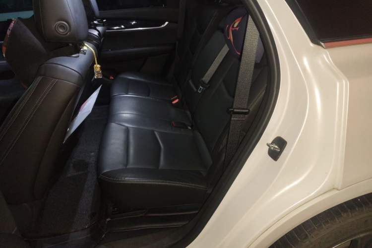 Used Cadillac XT5 2020 28T Luxury Version Left Rear Seat