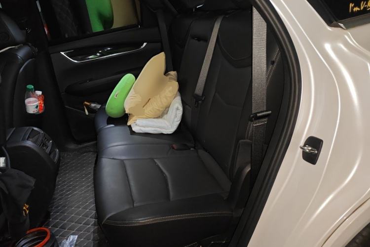 Used Cadillac XT5 2020 28T Luxury Version Left Rear Seat