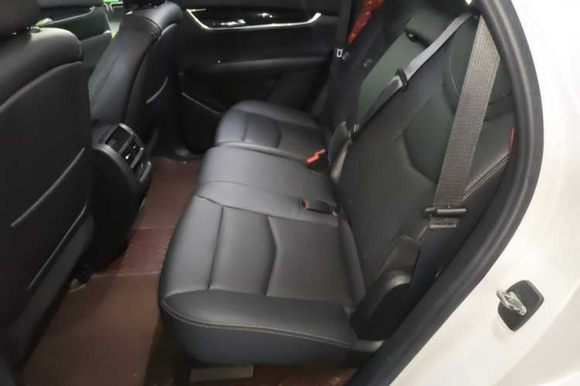 Used Cadillac XT5 2020 28T Luxury Version Left Rear Seat