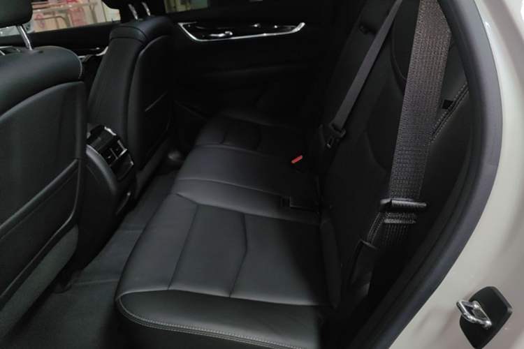 Used Cadillac XT5 2020 Revised Version 28T Luxury Edition Left Rear Seat