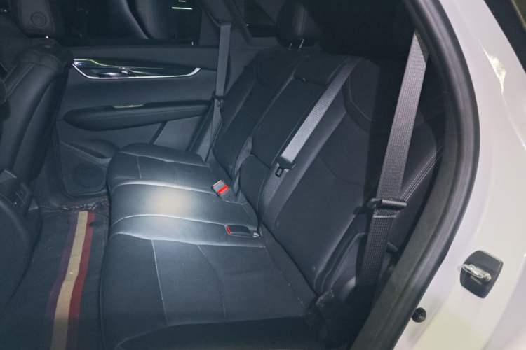 Used Cadillac XT5 2020 Revised Version 28T Luxury Edition Left Rear Seat