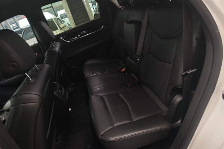 Used Cadillac XT5 2020 Revised Version 28T Luxury Edition Left Rear Seat