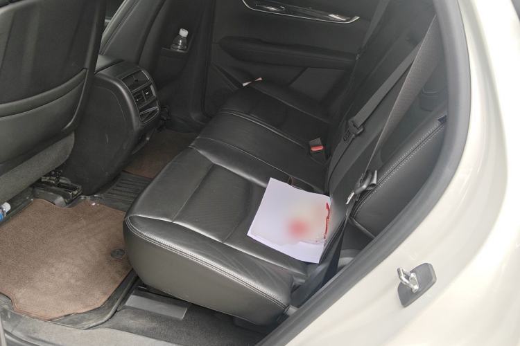 Used Cadillac XT5 2020 28T Luxury Version Left Rear Seat
