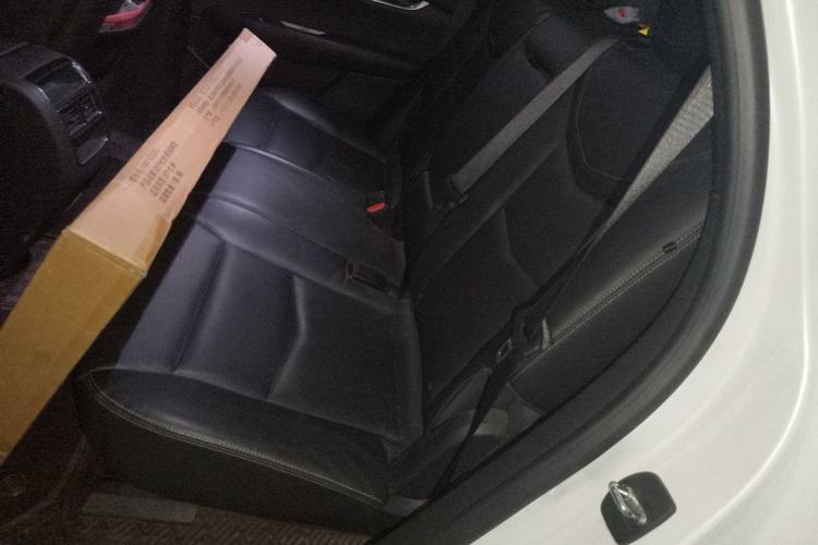 Used Cadillac XT5 2020 28T Luxury Version Left Rear Seat