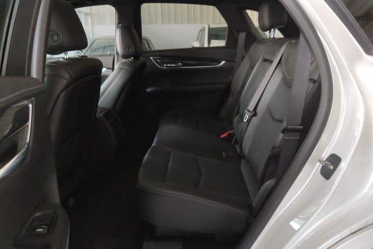 Used Cadillac XT5 2020 28T Luxury Version Left Rear Seat