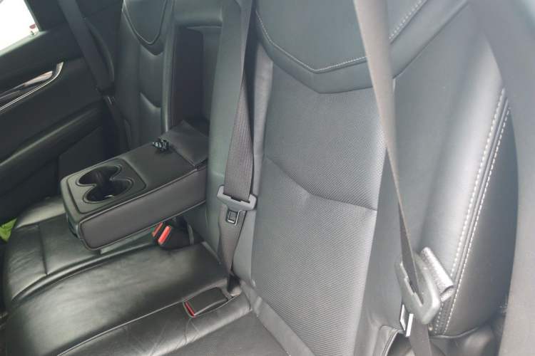 Used Cadillac XT5 2020 Revised Version 28T Luxury Edition Left Rear Seat