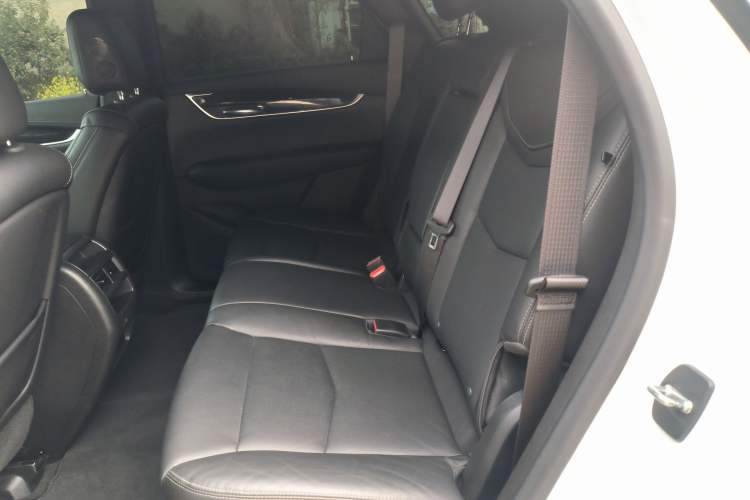 Used Cadillac XT5 2020 28T Luxury Version Left Rear Seat