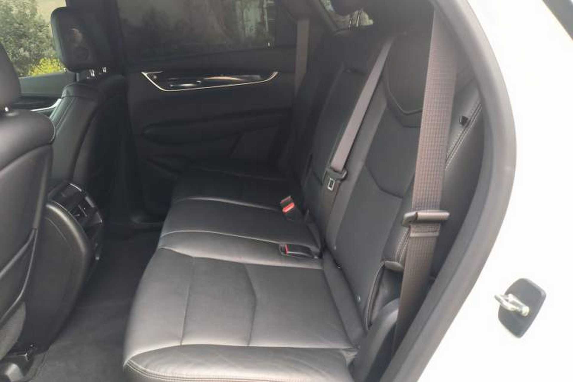 Used Cadillac XT5 2020 28T Luxury Version Left Rear Seat