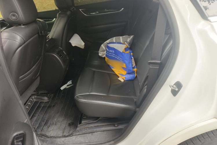 Used Cadillac XT5 2020 28T Four-Wheel Drive Luxury Version Left Rear Seat
