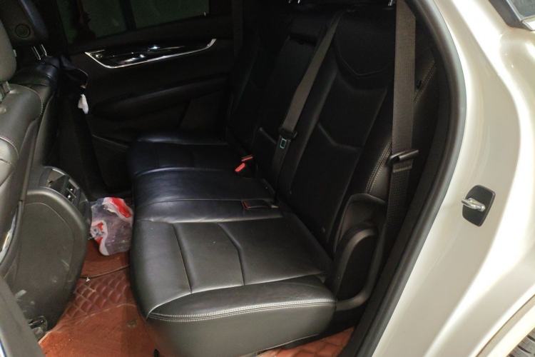 Used Cadillac XT5 2020 28T Luxury Version Left Rear Seat