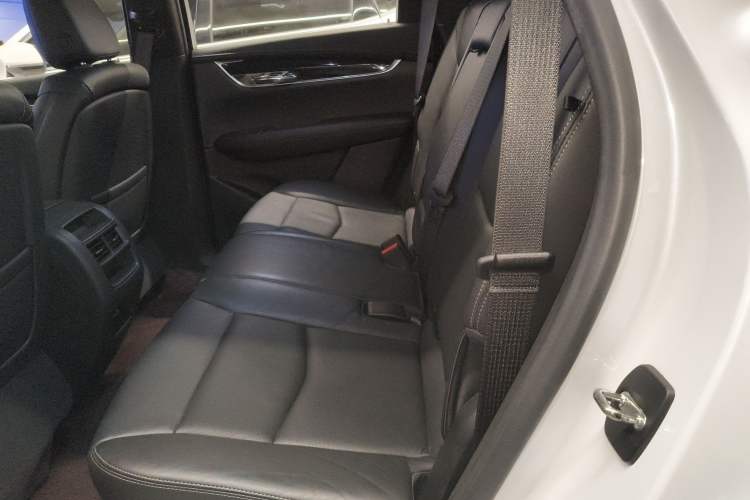 Used Cadillac XT5 2020 28T Luxury Version Left Rear Seat