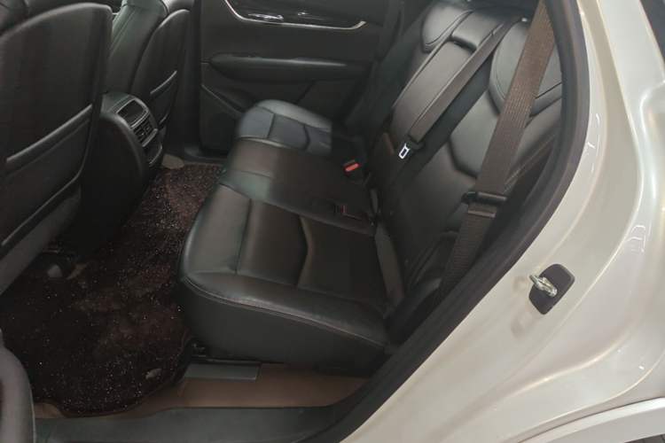 Used Cadillac XT5 2020 28T Luxury Version Left Rear Seat
