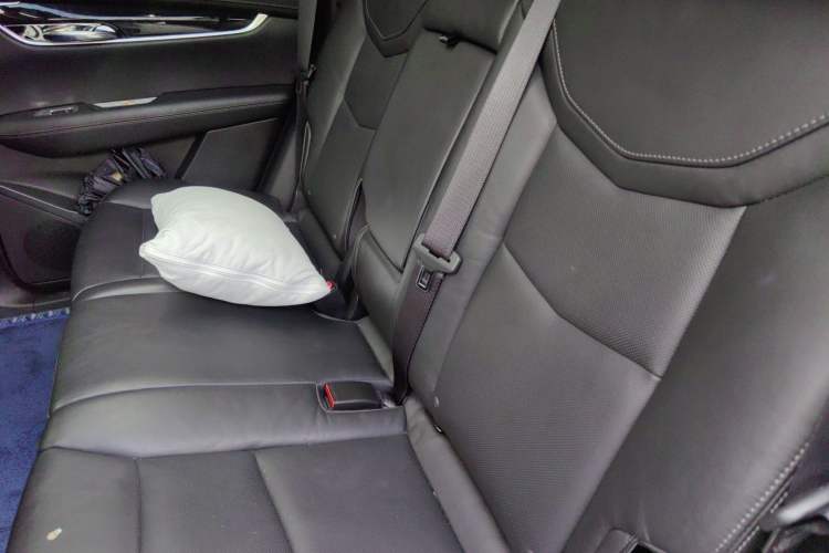 Used Cadillac XT5 2020 28T Luxury Version Left Rear Seat