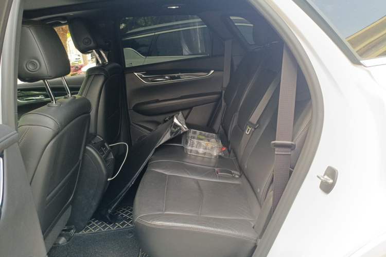 Used Cadillac XT5 2020 Revised Version 28T Luxury Edition Left Rear Seat