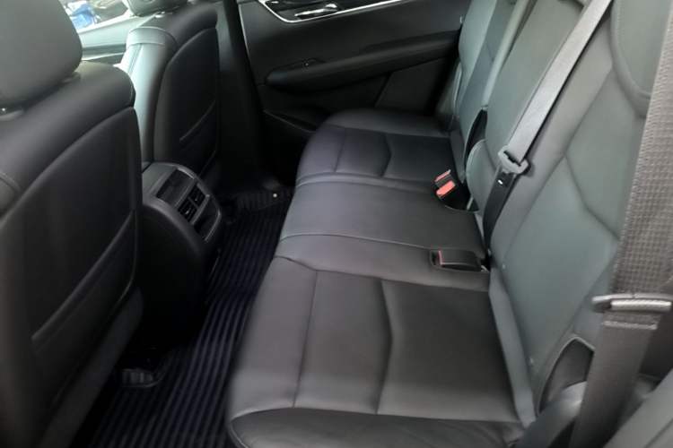 Used Cadillac XT5 2020 28T Four-Wheel Drive Luxury Version Left Rear Seat