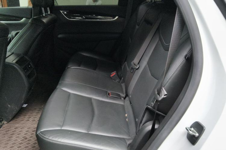Used Cadillac XT5 2020 28T Luxury Version Left Rear Seat