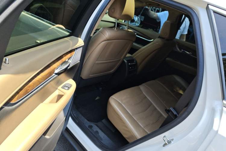 Used Cadillac XT5 2020 28T 4x4 Platinum Sport Edition Left Rear Seat