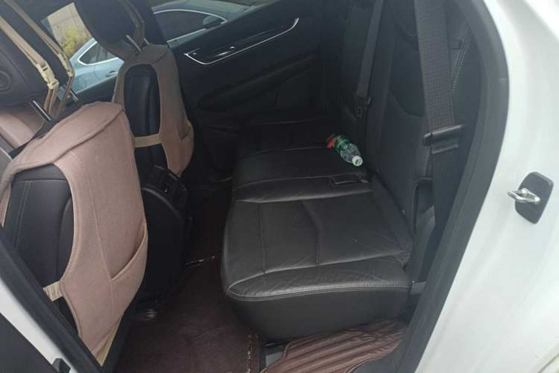 Used Cadillac XT5 2020 28T Luxury Version Left Rear Seat