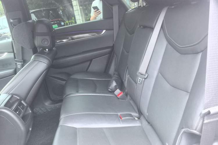 Used Cadillac XT5 2020 28T Luxury Version Left Rear Seat