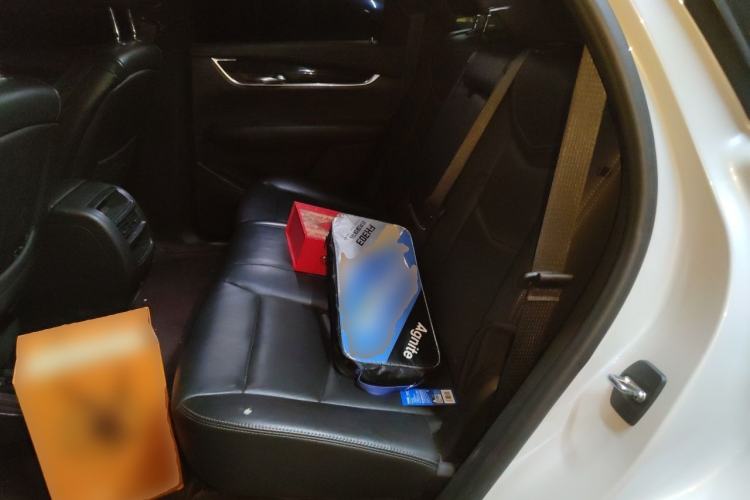 Used Cadillac XT5 2020 28T Luxury Version Left Rear Seat