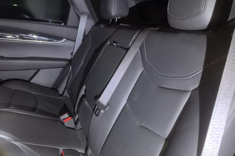 Used Cadillac XT5 2020 Revised Version 28T Luxury Edition Left Rear Seat