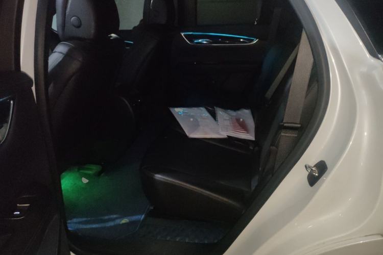 Used Cadillac XT5 2020 28T Luxury Version Left Rear Seat