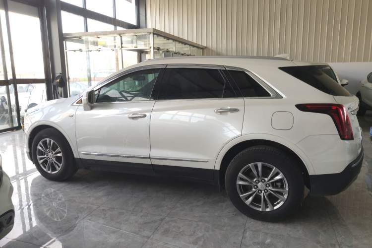 Used Cadillac XT5 2020 28T Luxury Version Left Side
