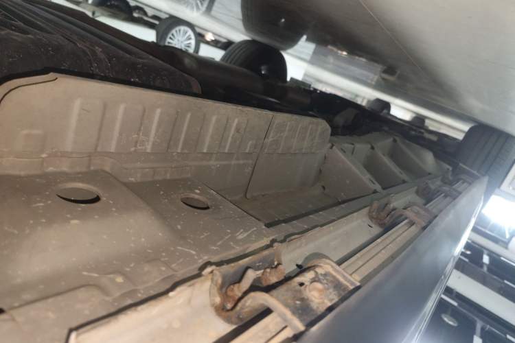 Used Cadillac XT5 2020 Revised Version 28T Luxury Edition Left Side Sill