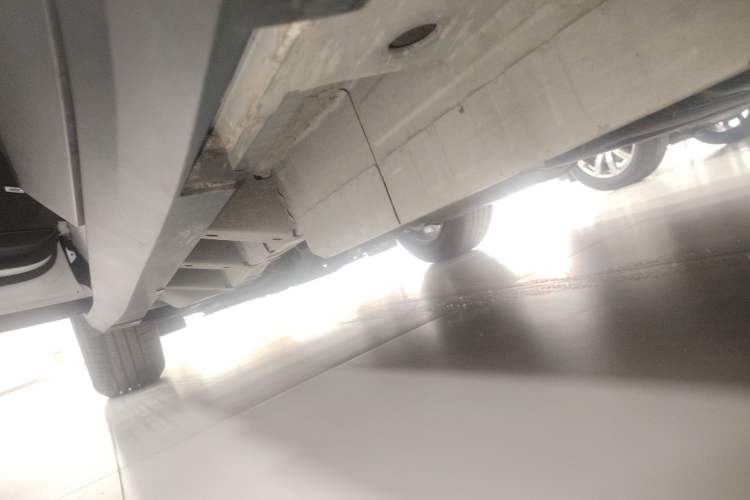 Used Cadillac XT5 2020 28T Tech Edition Left Side Sill