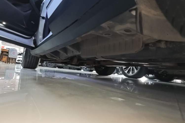 Used Cadillac XT5 2020 28T Four-Wheel Drive Luxury Version Left Side Sill