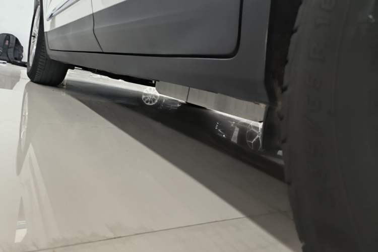Used Cadillac XT5 2020 Revised Version 28T Luxury Edition Left Side Sill